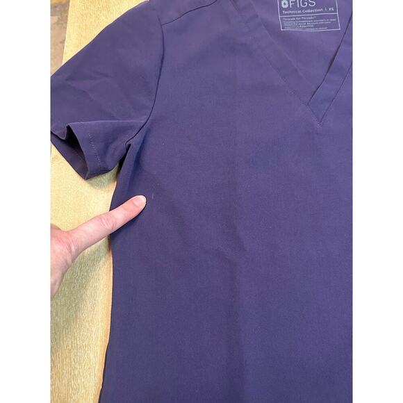 Figs Catarina One-Pocket Scrub Top PURPLE SHADOW Extra Small - Picture 3 of 5